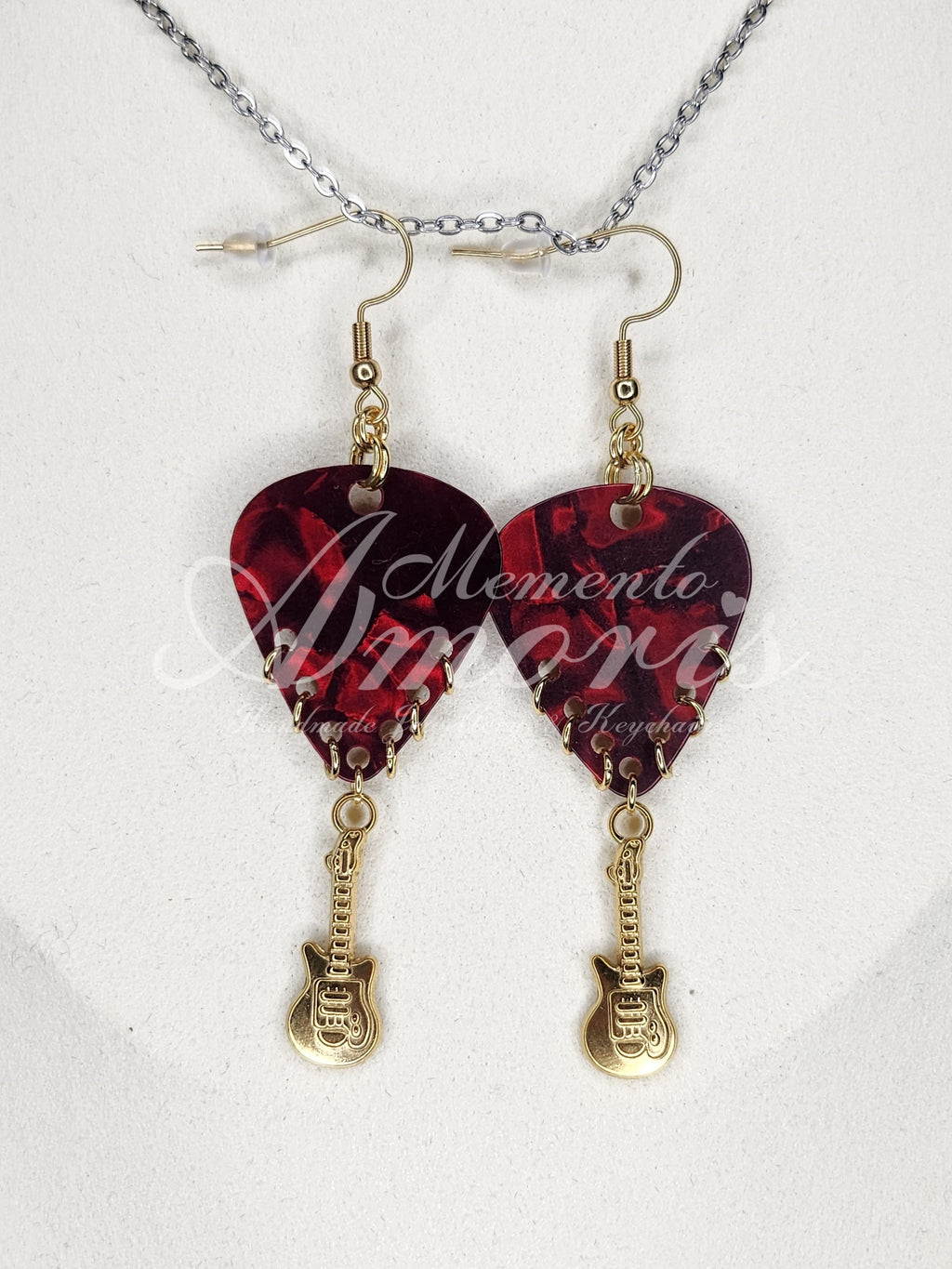 Plectrum Earrings 'Guitar' in red, gold