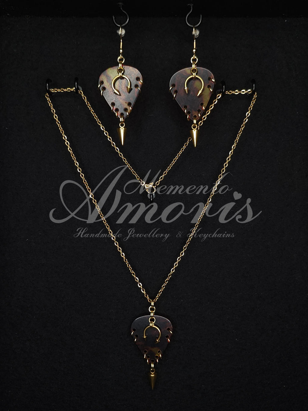 Photosphere Plectrum Set in gold