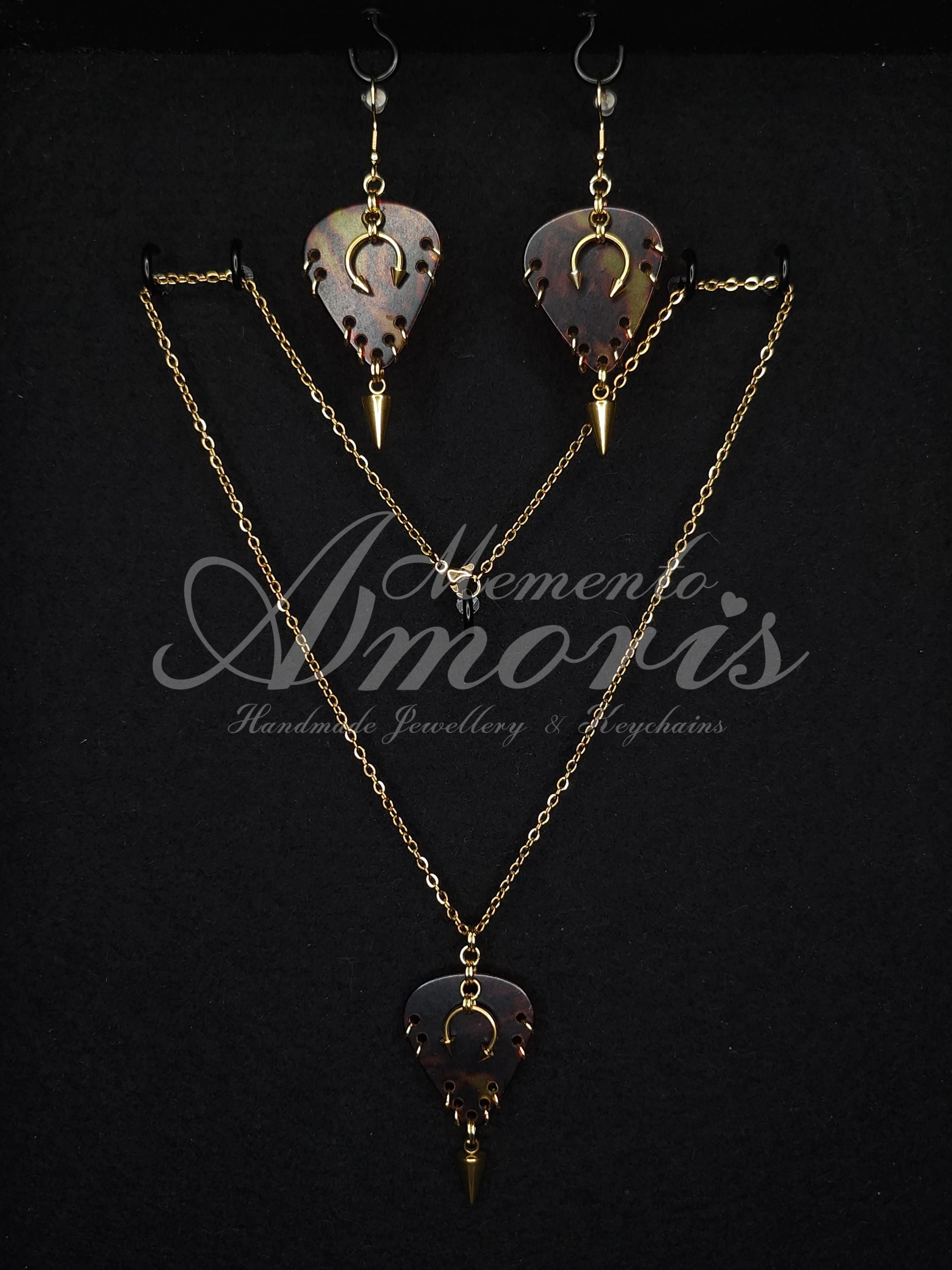 Photosphere Plectrum Set in gold