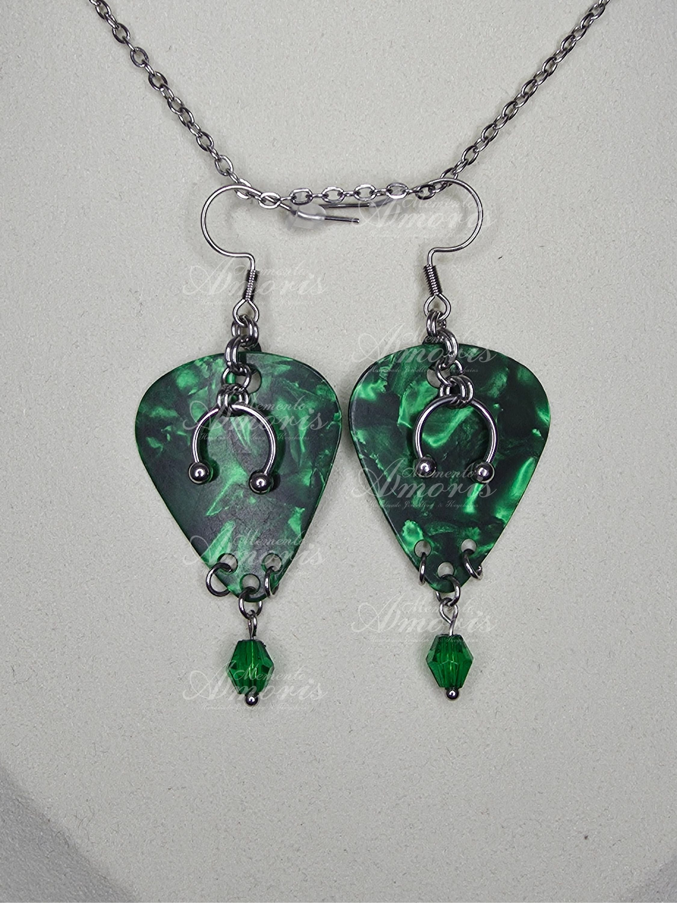 Plectrum Earrings 'Enchanted' in green, silver