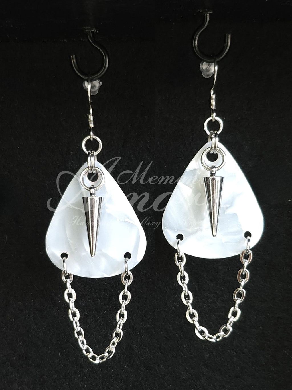 Plectrum Earrings 'Chained' in white, silver