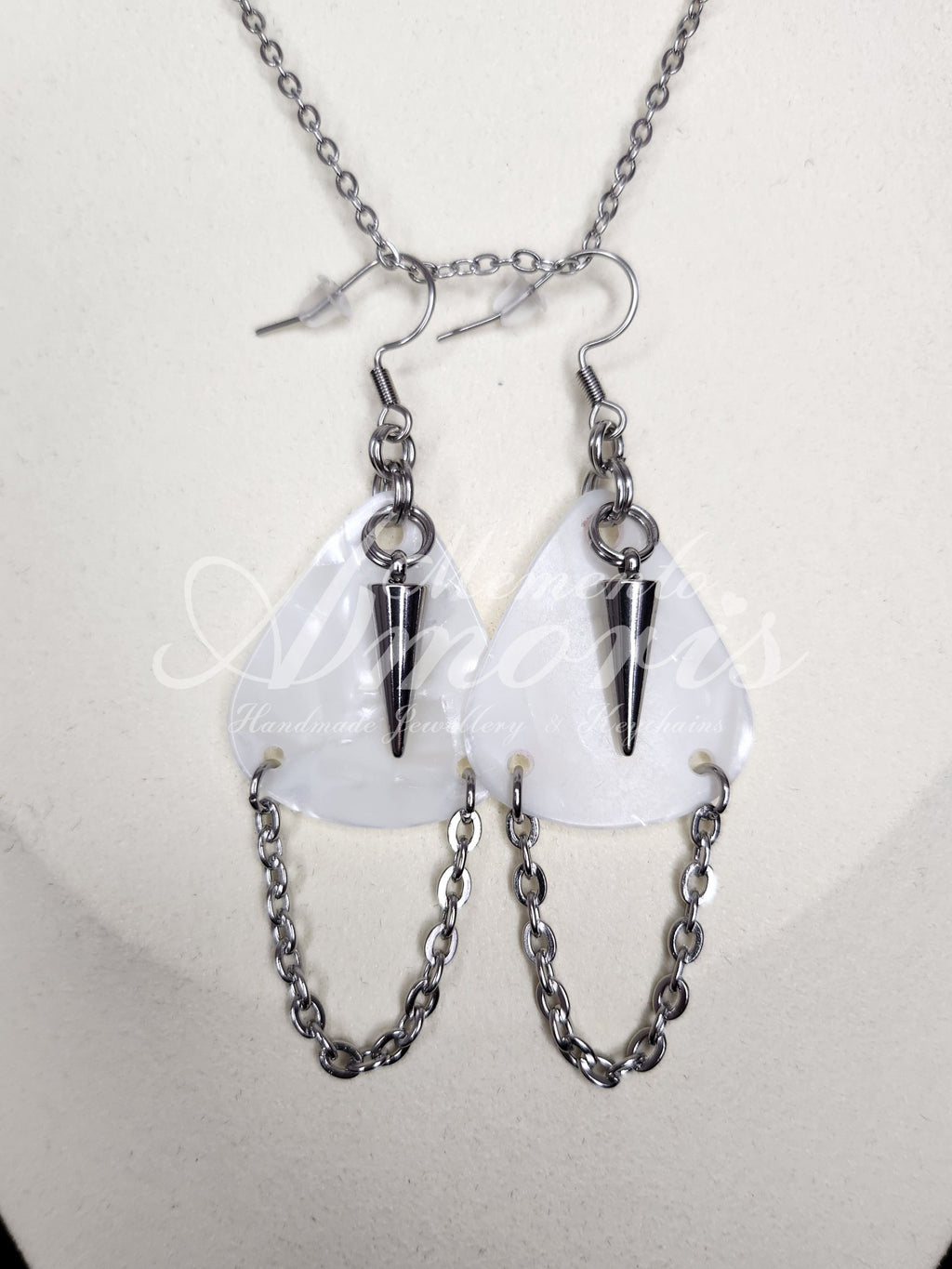Plectrum Earrings 'Chained' in white, silver