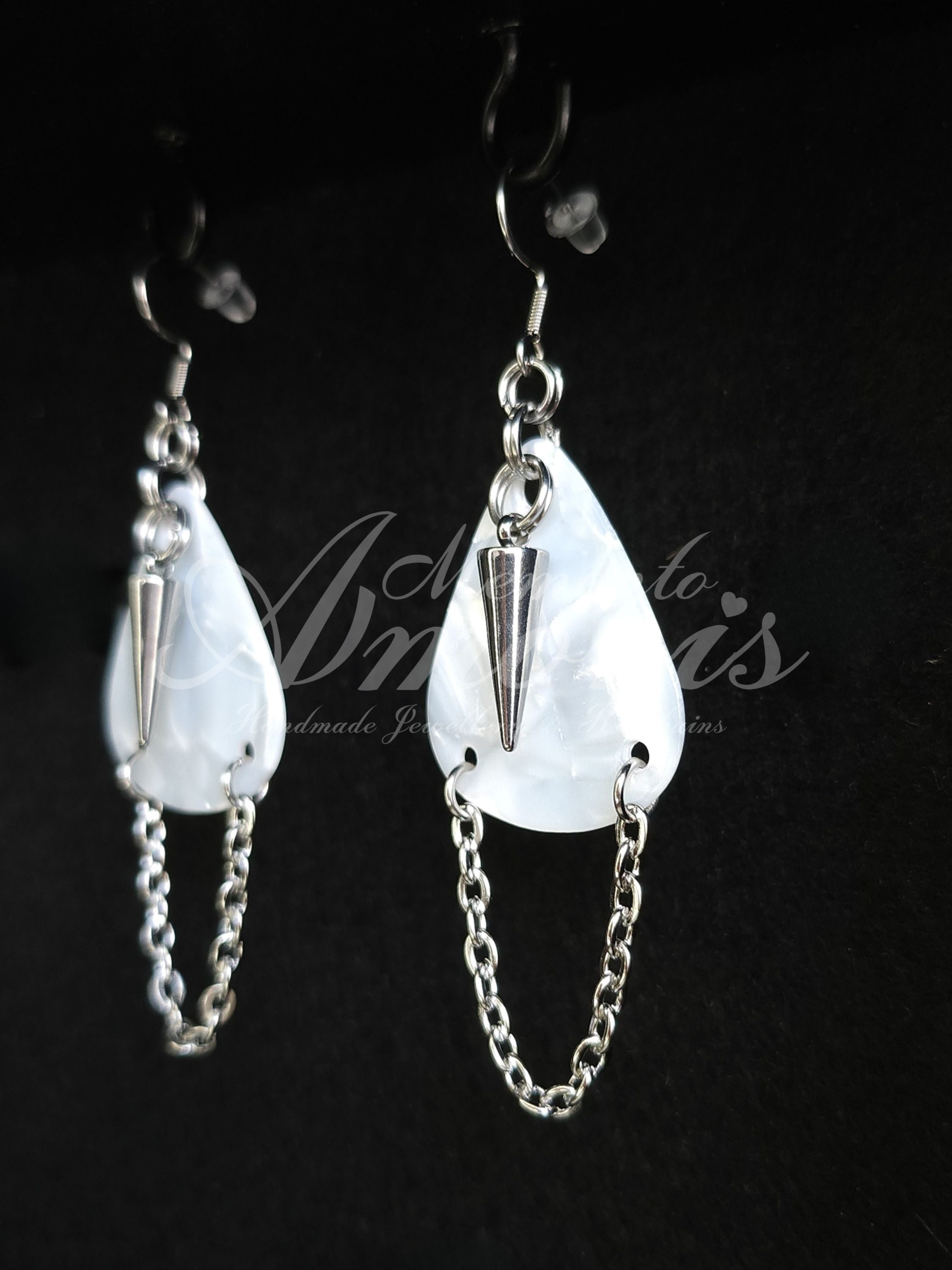 Plectrum Earrings 'Chained' in white, silver
